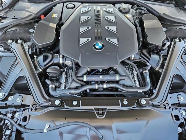 New 2025 BMW 760i xDrive w/ Premium Package image 17
