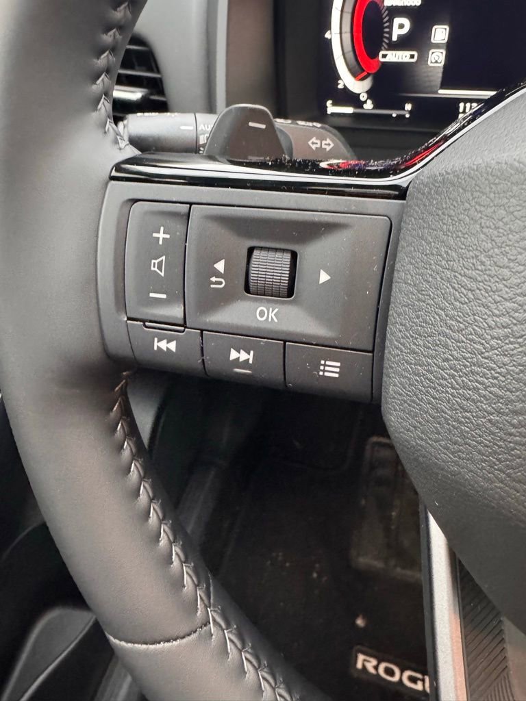 Used 2026 Nissan Rogue Platinum w/ Platinum Premium Package image 30