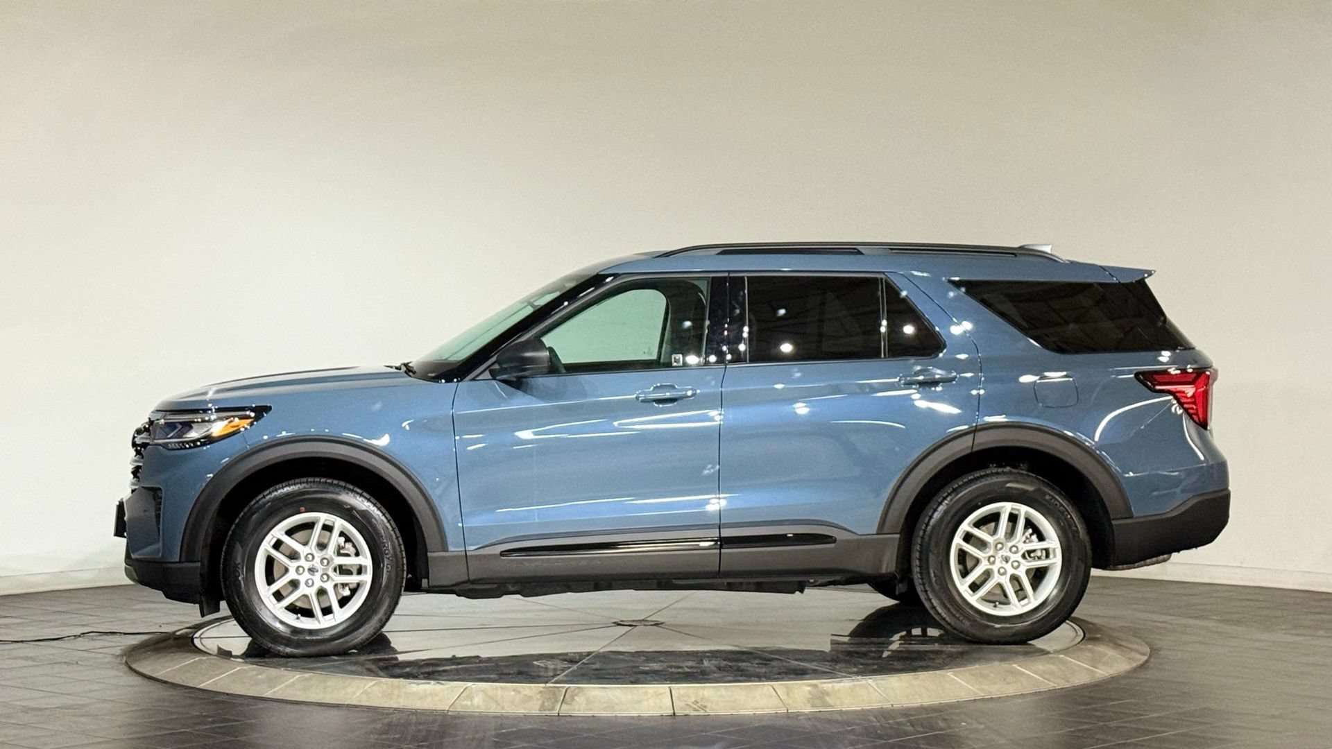 New 2026 Ford Explorer Active AWD/4WD image 6