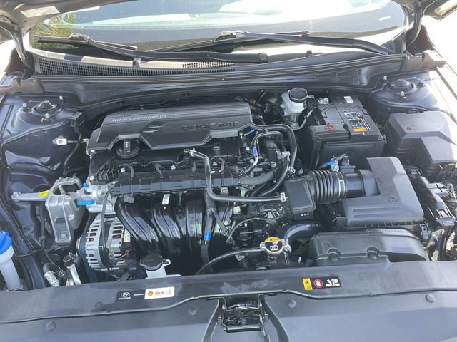 Used 2025 Hyundai Elantra Sport FWD image 28