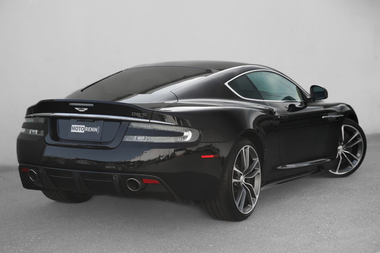 Used 2010 Aston Martin DBS Coupe image 3