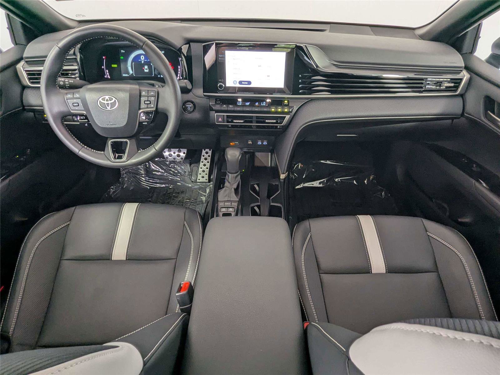 Used 2025 Toyota Camry SE FWD image 36