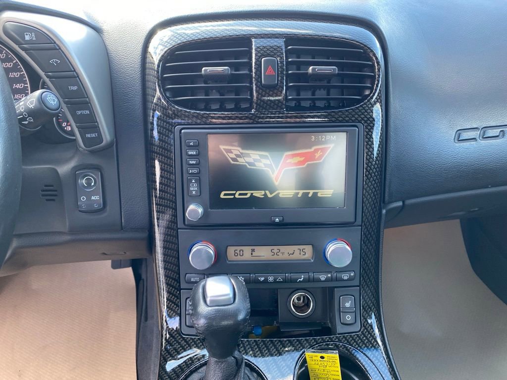 Used 2005 Chevrolet Corvette Coupe w/ Preferred Equipment Group image 17