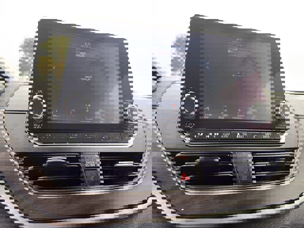 Used 2024 Nissan Altima 2.5 SV image 17