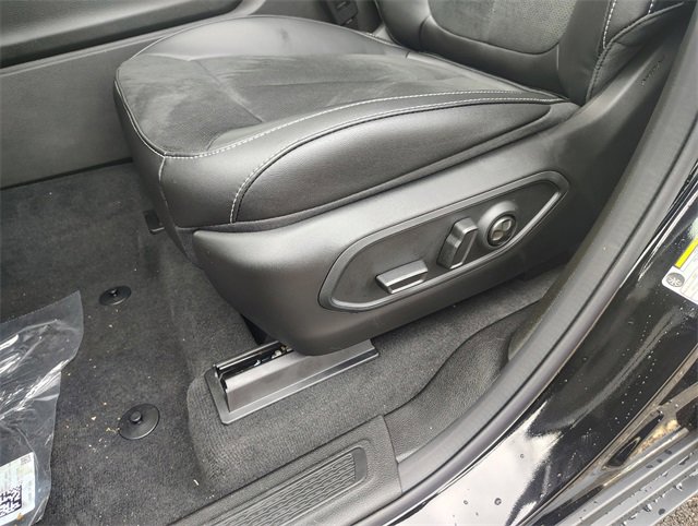 New 2025 Jeep Grand Cherokee Altitude image 15