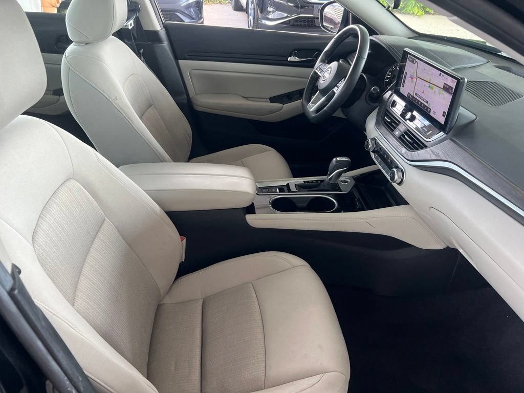 Certified 2024 Nissan Altima 2.5 SV w/ SV Premium Package FWD image 18