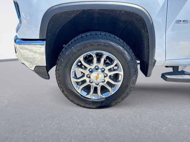 Used 2025 Chevrolet Silverado 2500 LTZ w/ LTZ Convenience Package AWD/4WD image 10