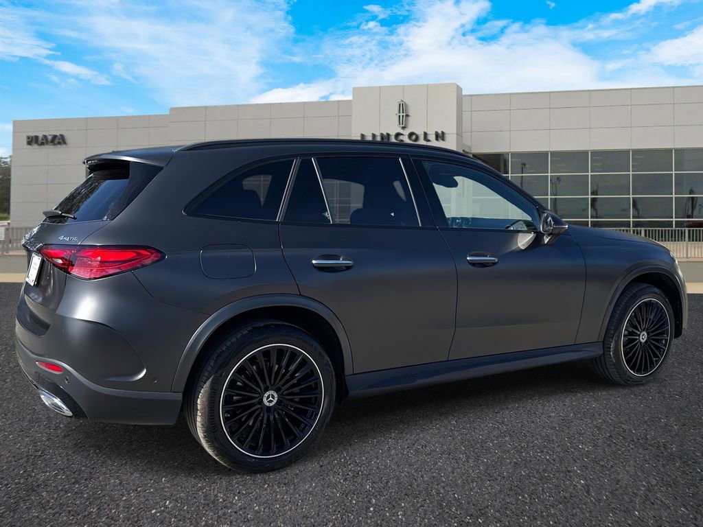Used 2025 Mercedes-Benz GLC 300 4MATIC image 3