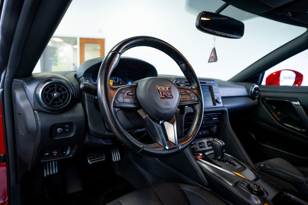 Used 2023 Nissan GT-R Premium w/ Floor Mat Package image 31
