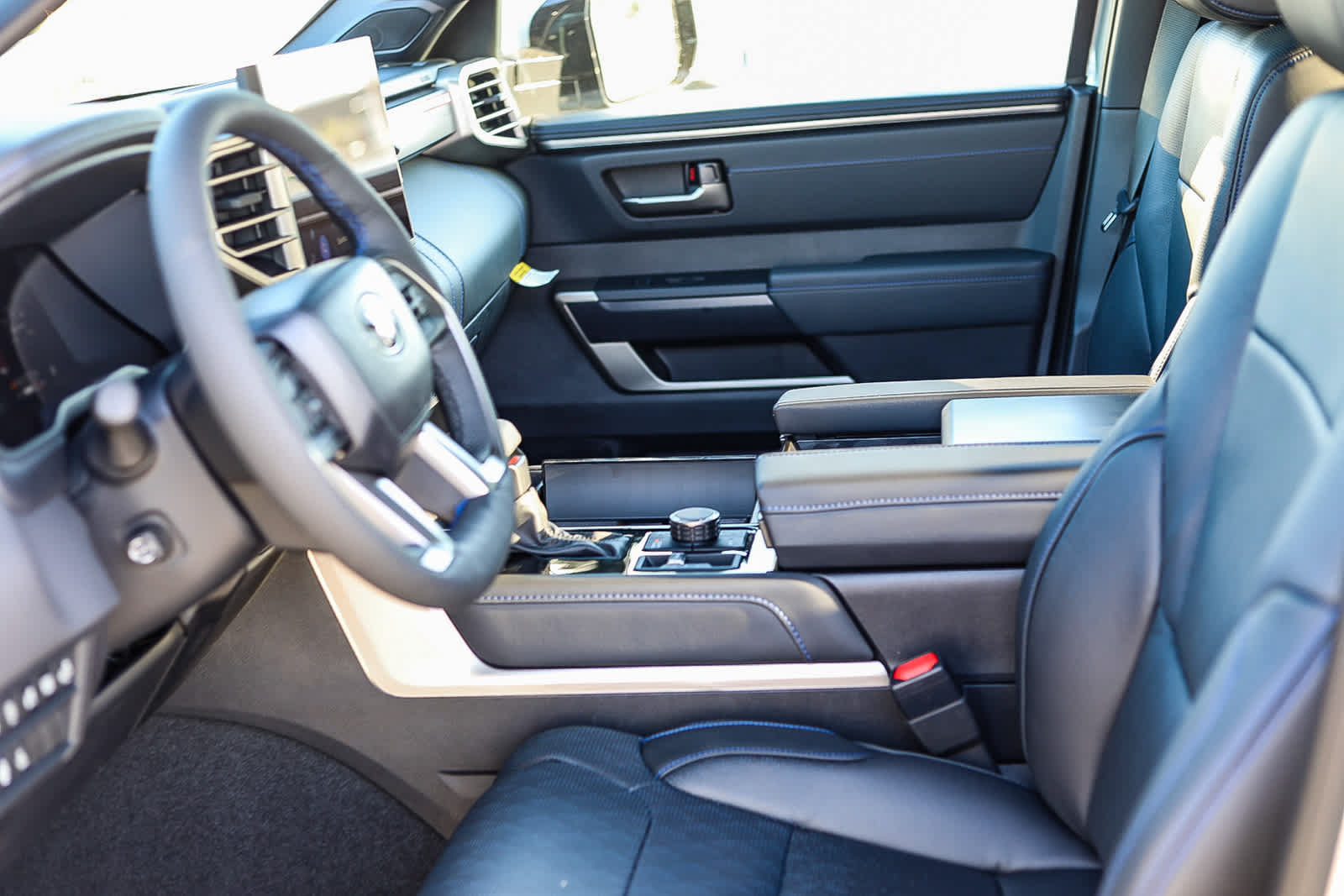 New 2026 Toyota Tundra Platinum w/ TRD Off-Road Package AWD/4WD image 19