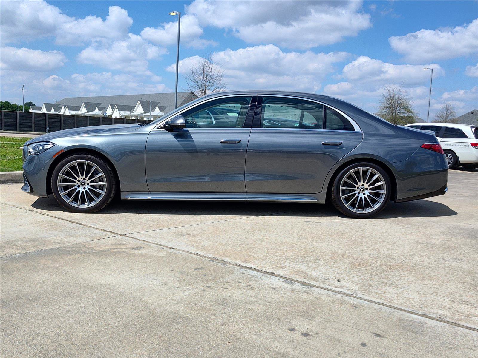New 2025 Mercedes-Benz S 580 4MATIC Sedan image 3