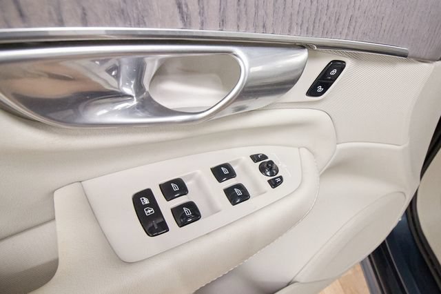 Certified 2023 Volvo XC90 B6 Plus AWD/4WD image 12