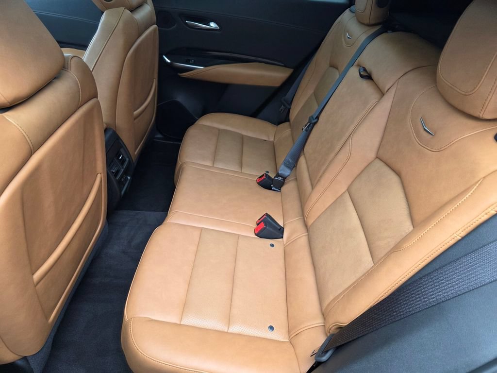 Used 2025 Cadillac XT4 Premium Luxury w/ Technology Package AWD/4WD image 14