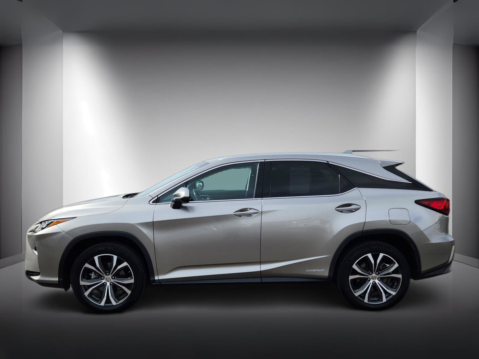 Used 2017 Lexus RX 450h AWD image 2