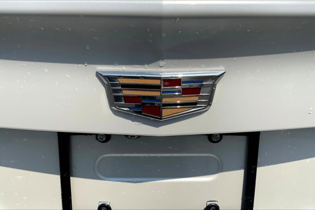 Used 2023 Cadillac XT4 Sport w/ Cold Weather Package image 7