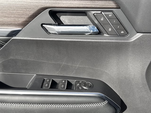 New 2026 GMC Acadia Denali w/ Super Cruise Package image 19