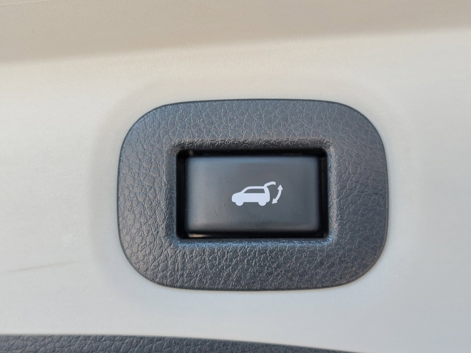 Used 2020 Nissan Rogue SV image 32