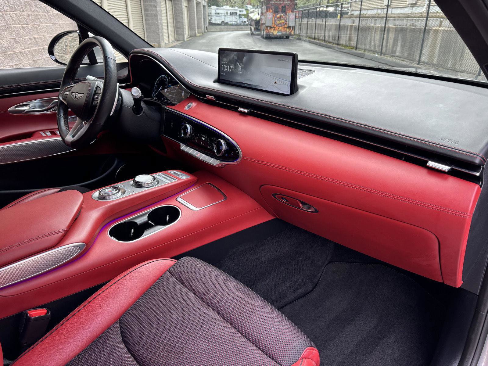 Used 2023 Genesis GV70 2.5T w/ Sport Prestige Package image 9