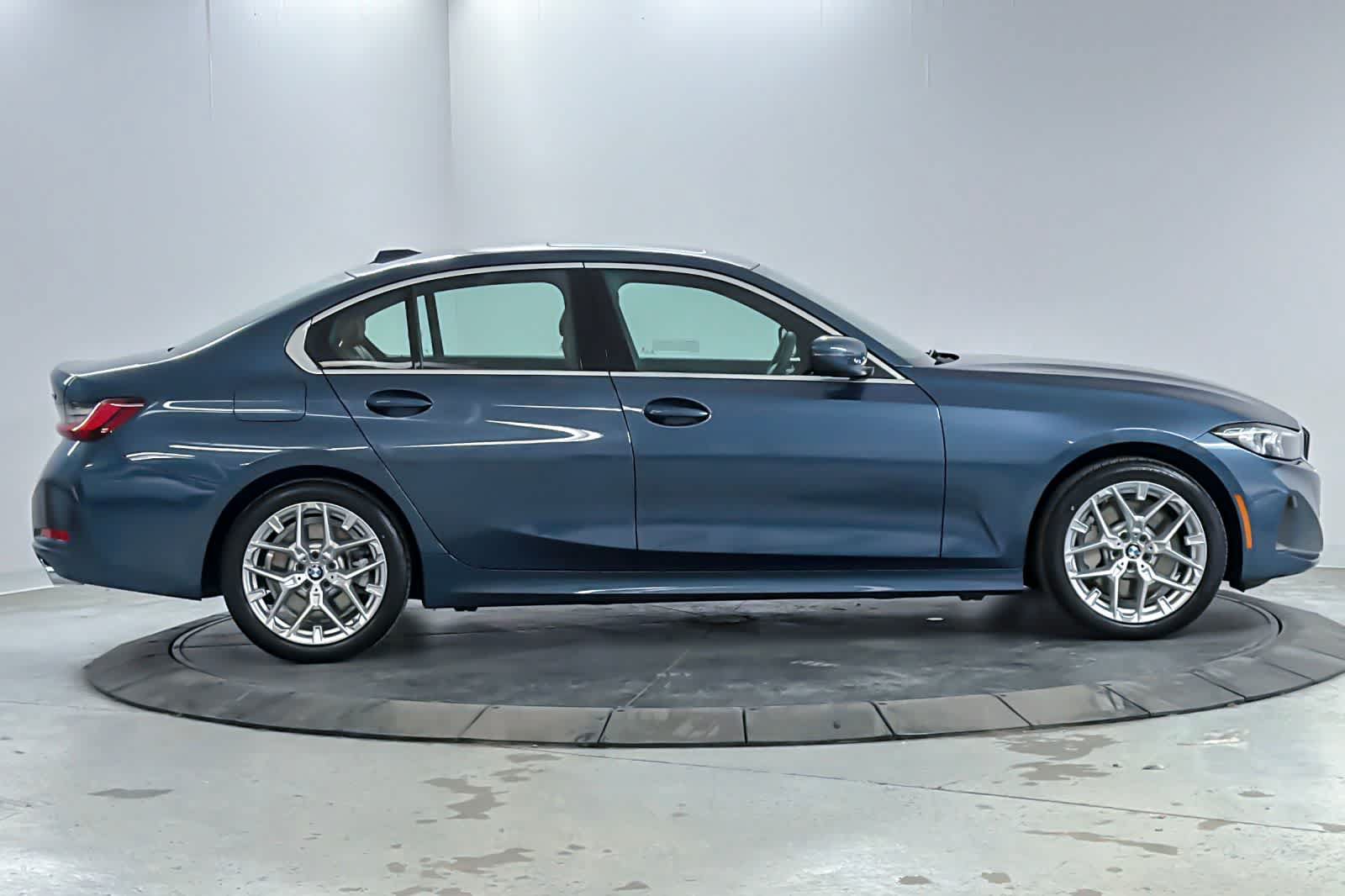 Used 2026 BMW 330i xDrive Sedan w/ Premium Package AWD/4WD image 8