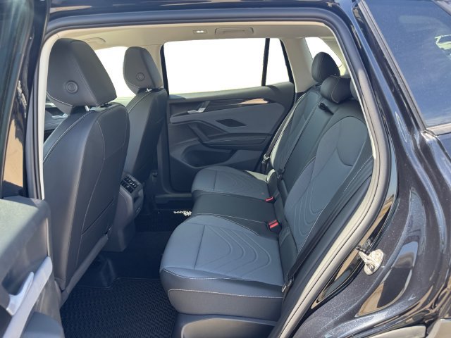 New 2026 Volkswagen Tiguan SE FWD image 11