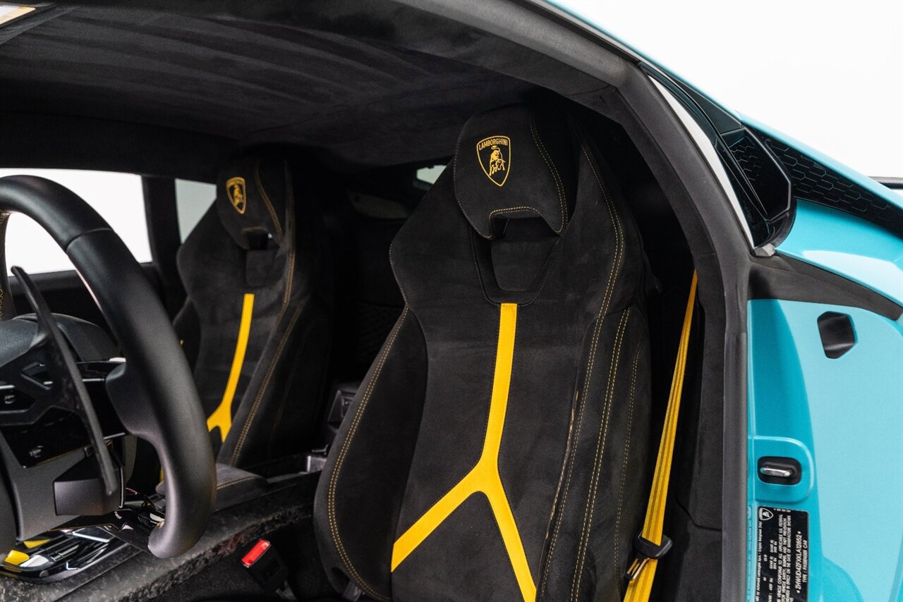 Used 2019 Lamborghini Huracan Performante AWD/4WD image 42