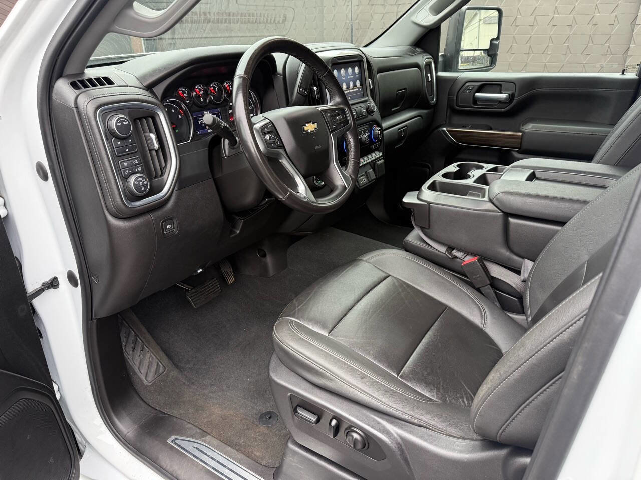 Used 2021 Chevrolet Silverado 2500 LT w/ Convenience Package image 9