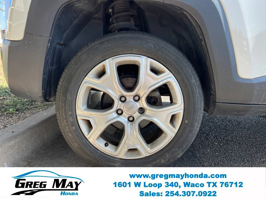 Used 2020 Jeep Renegade Limited w/ UConnect 8.4 Nav Group AWD/4WD image 9
