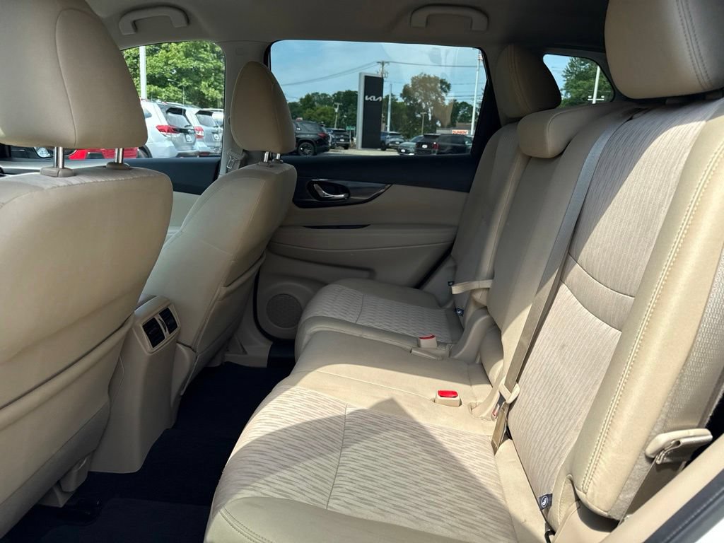 Used 2020 Nissan Rogue SV AWD/4WD image 13
