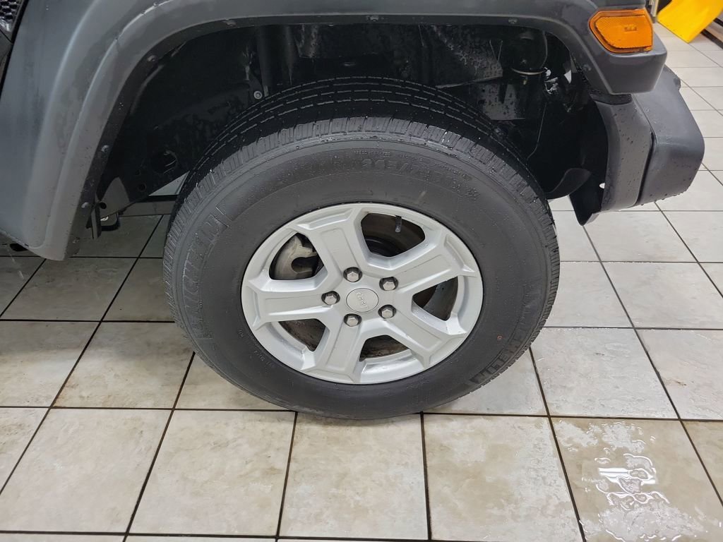 Used 2022 Jeep Wrangler Sport S image 30