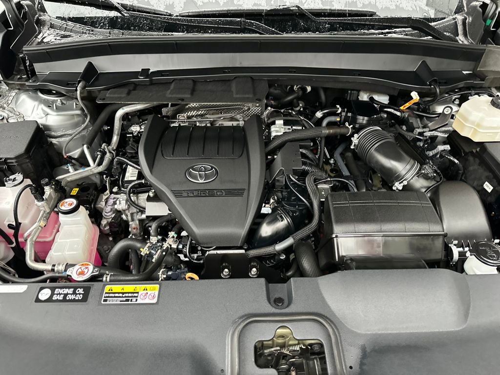 Used 2024 Toyota Grand Highlander AWD Hybrid image 31