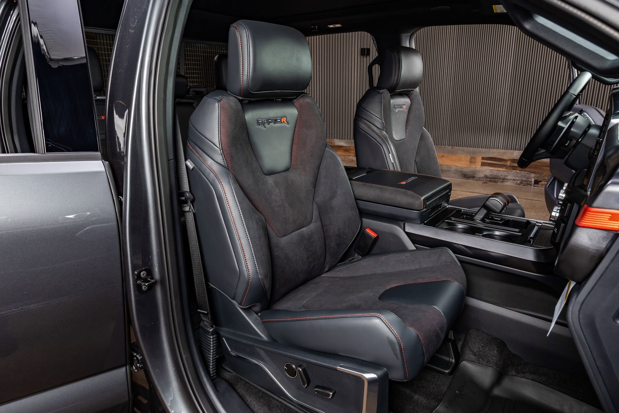 Used 2025 Ford F150 Raptor w/ Equipment Group 803A Raptor R image 31