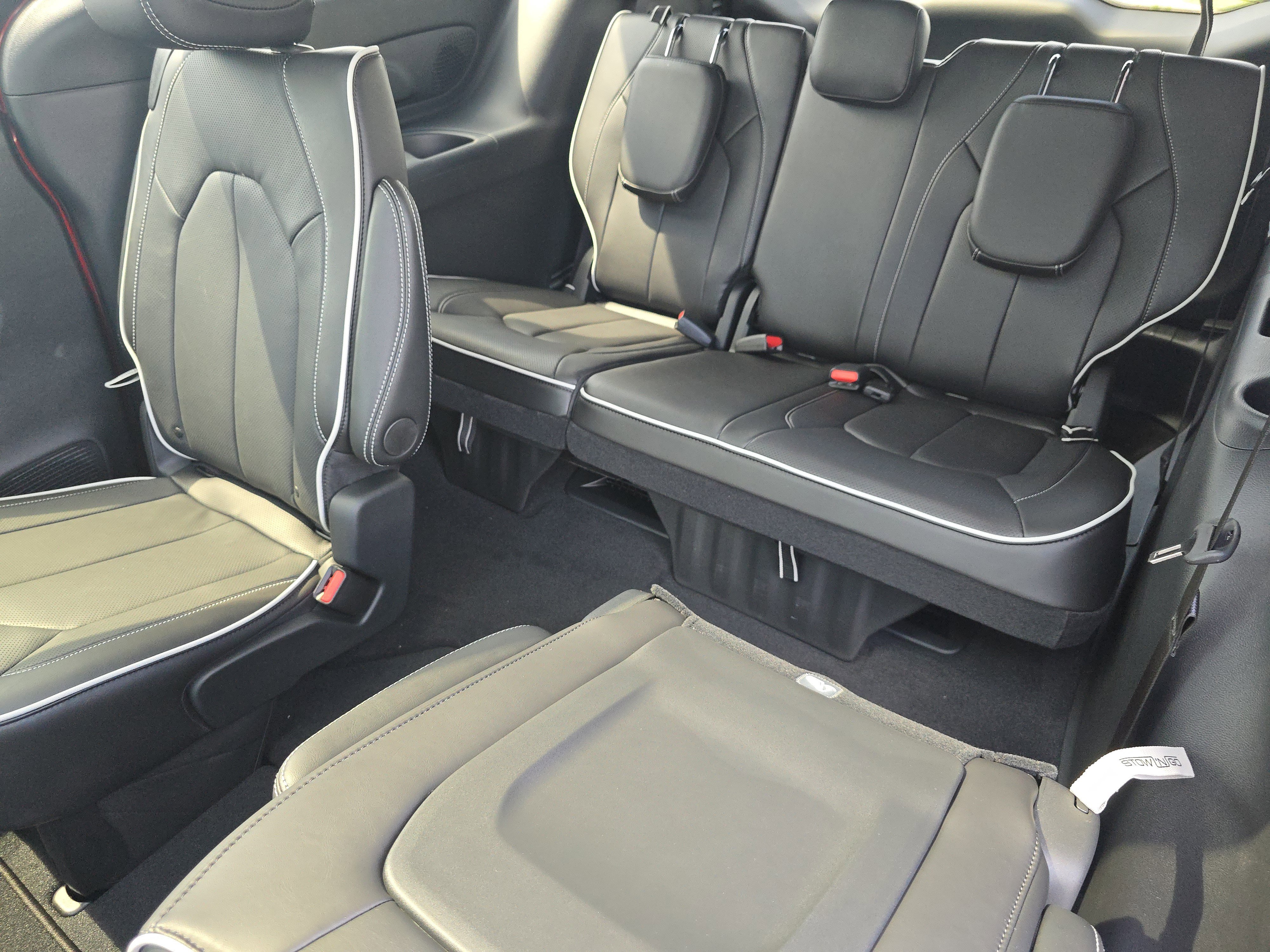 New 2026 Chrysler Pacifica Limited w/ S Appearance Package image 21