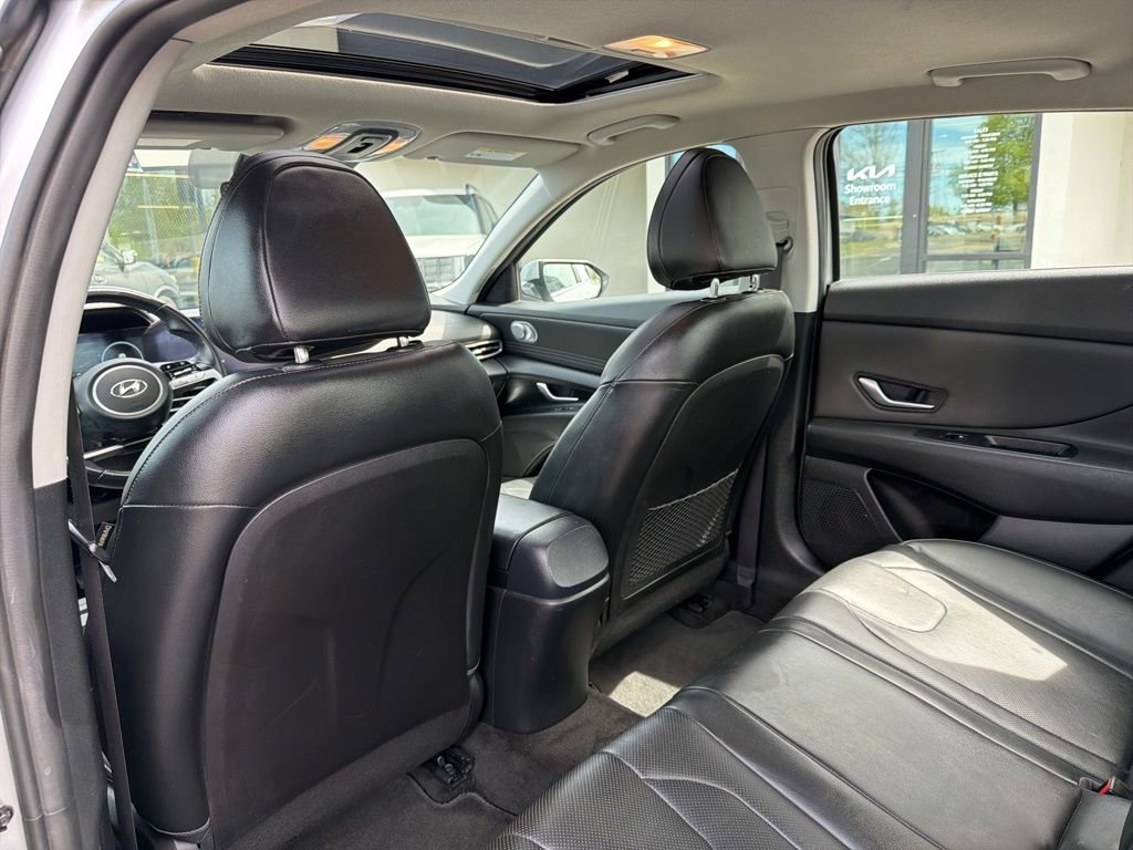 Used 2022 Hyundai Elantra Limited FWD image 19