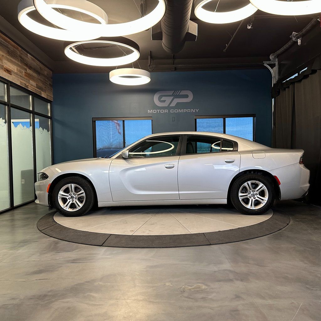 Used 2019 Dodge Charger SXT w/ Leather Interior Group image 5