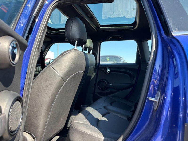 Used 2020 MINI Cooper 4-Door Hardtop image 12