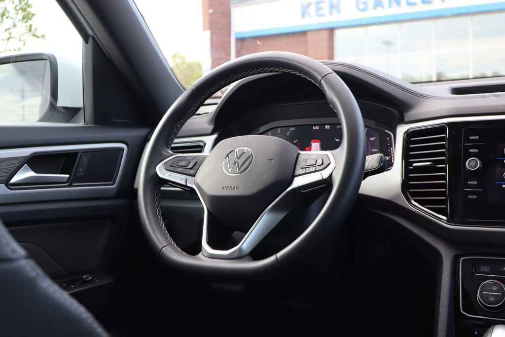 Used 2022 Volkswagen Atlas Cross Sport SE AWD/4WD image 43