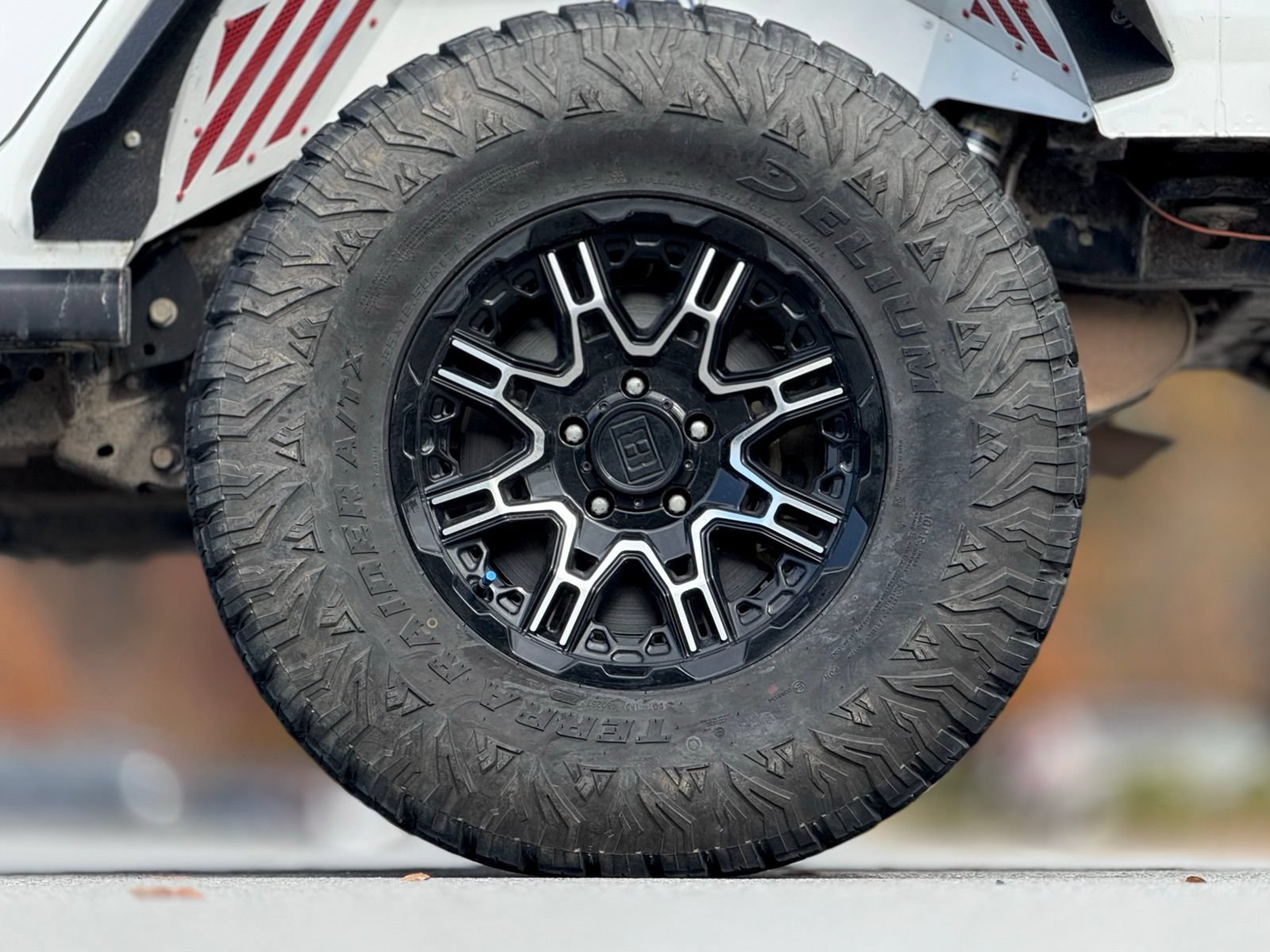Used 2022 Jeep Wrangler Unlimited Sport w/ Xtreme Recon 35" Tire Package AWD/4WD image 18