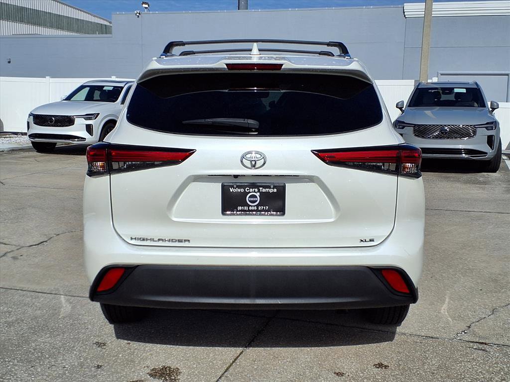 Used 2020 Toyota Highlander XLE image 6