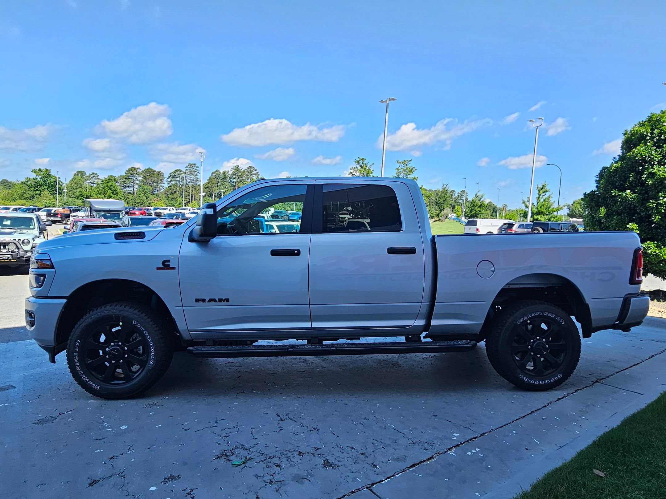 New 2026 RAM 2500 Big Horn AWD/4WD image 4