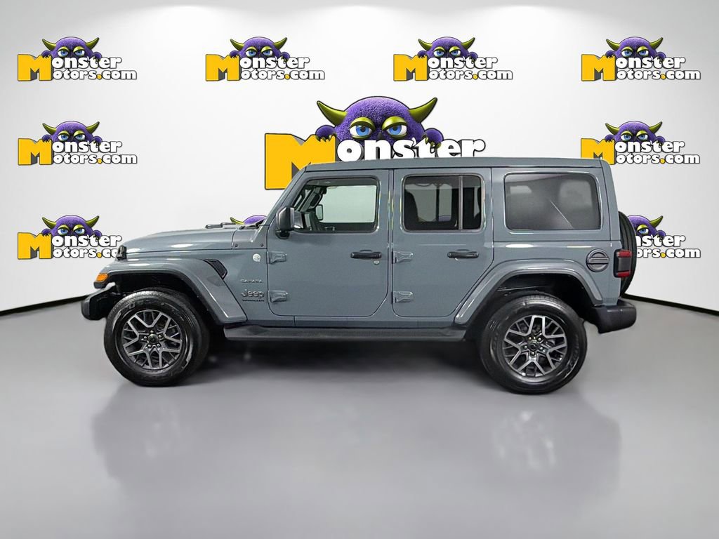 Used 2024 Jeep Wrangler Unlimited Sahara w/ Safety Group AWD/4WD image 8