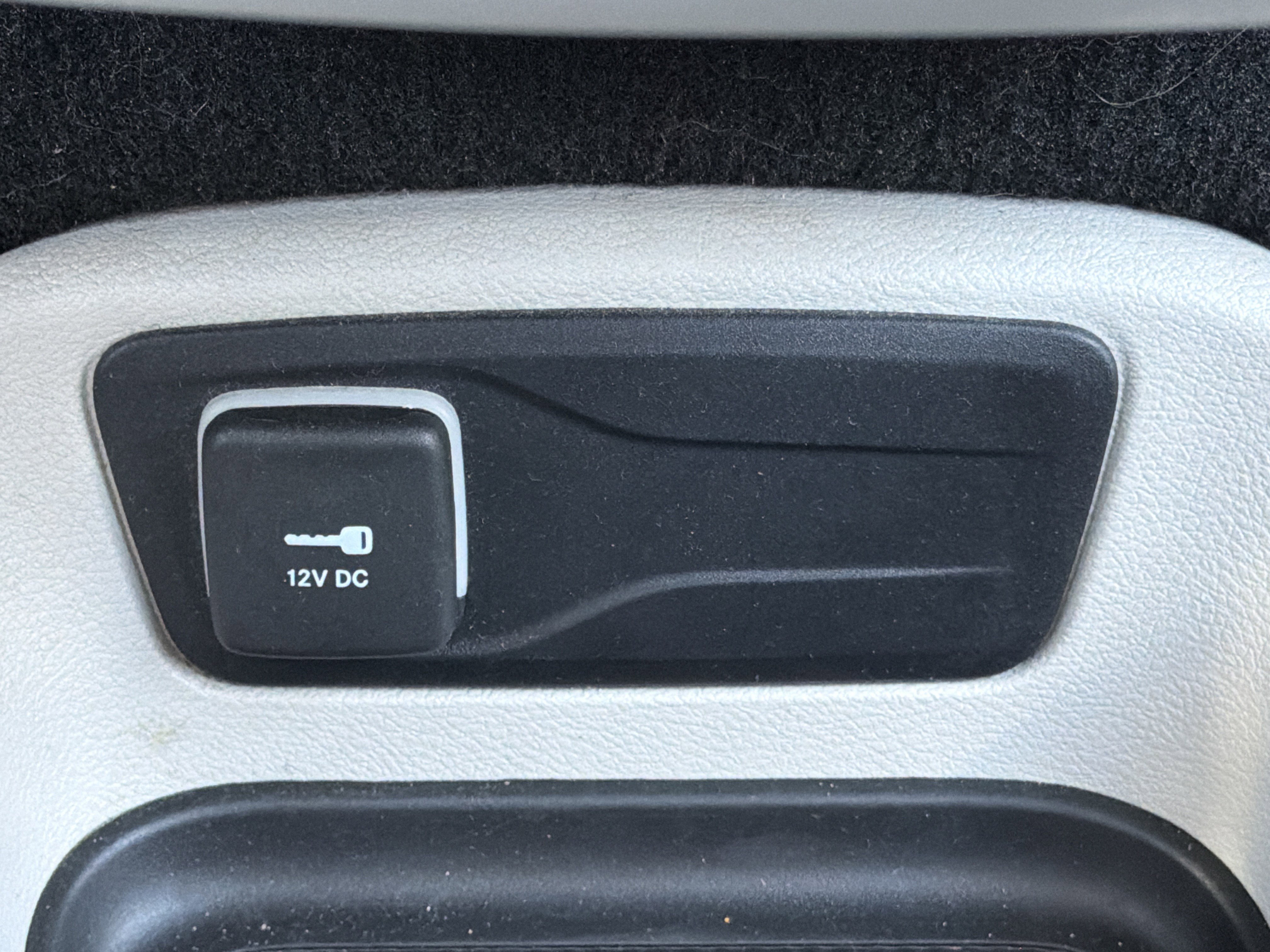 Used 2024 Chrysler Pacifica Touring-L FWD image 8