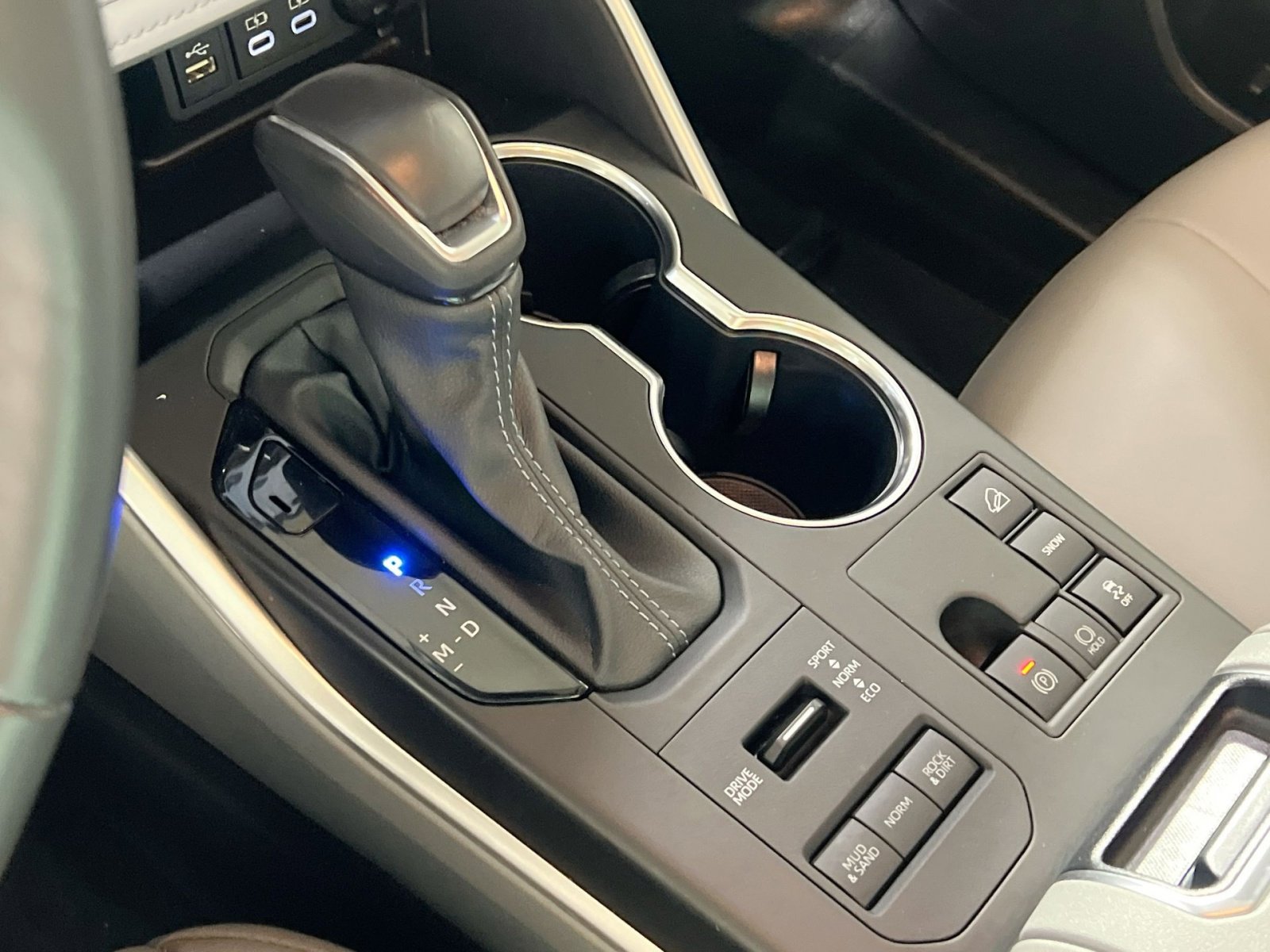 Used 2023 Toyota Highlander XLE image 16