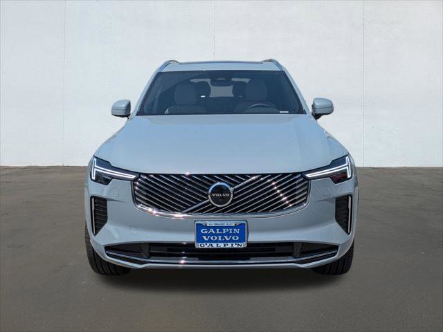 New 2026 Volvo XC90 B6 Plus w/ Protection Package Premier image 4