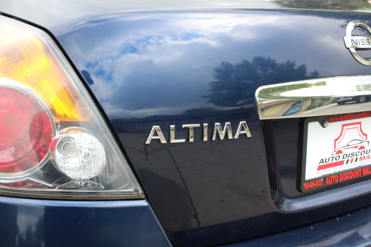 Used 2011 Nissan Altima 3.5 SR FWD image 37
