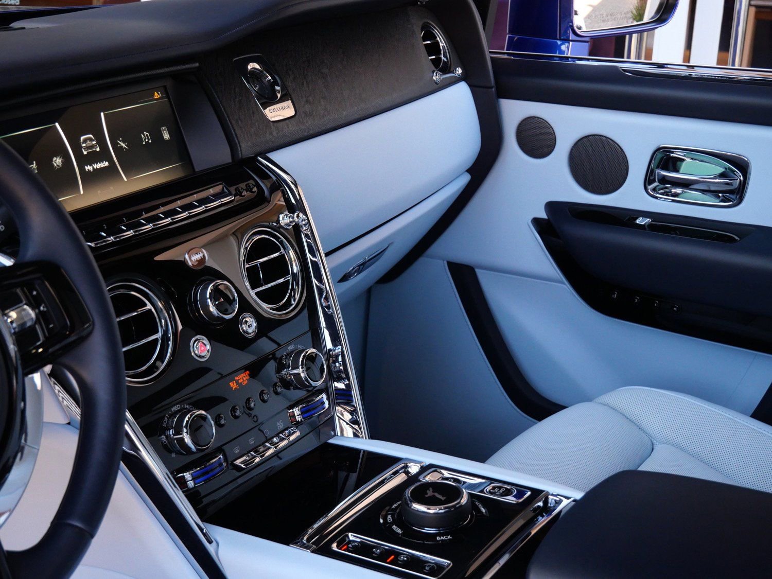 Used 2023 Rolls-Royce Cullinan image 28