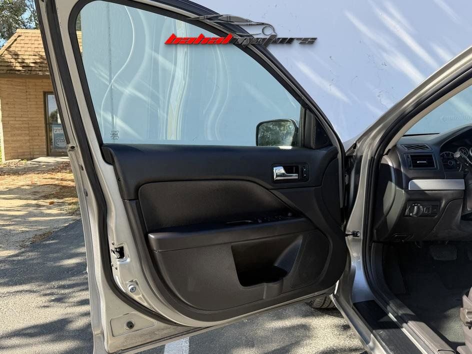 Used 2009 Ford Fusion SEL image 13