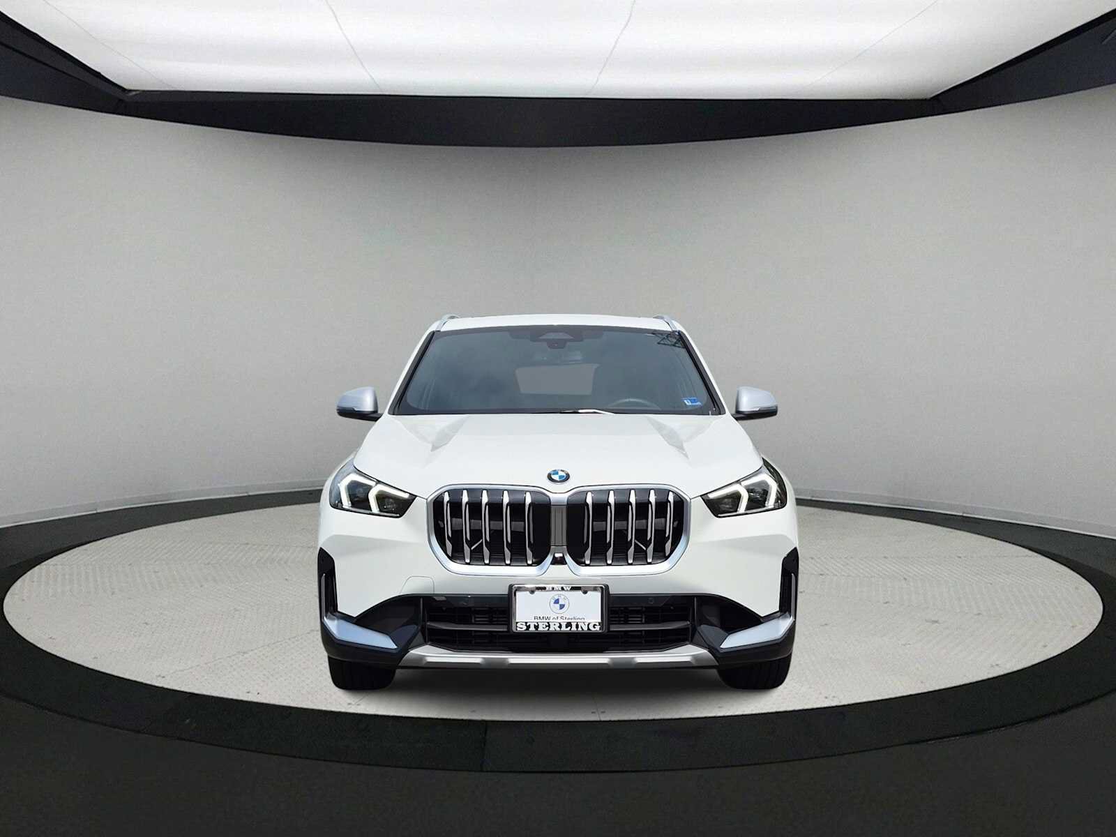 Used 2024 BMW X1 xDrive28i w/ Technology Package AWD/4WD image 3