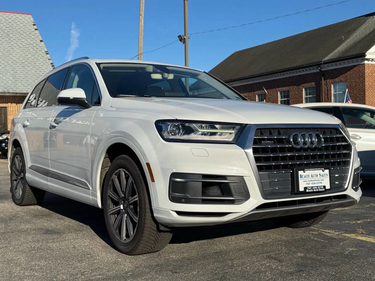 Used 2017 Audi Q7 3.0T Premium w/ Towing Package image 4