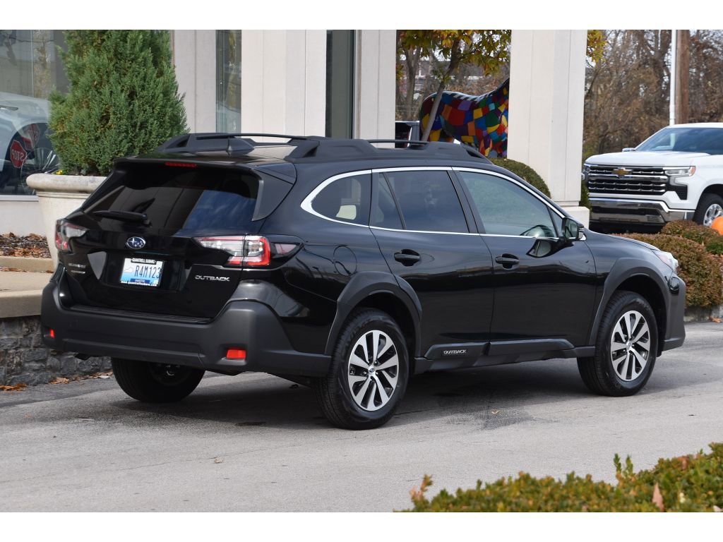 Certified 2025 Subaru Outback Premium image 4