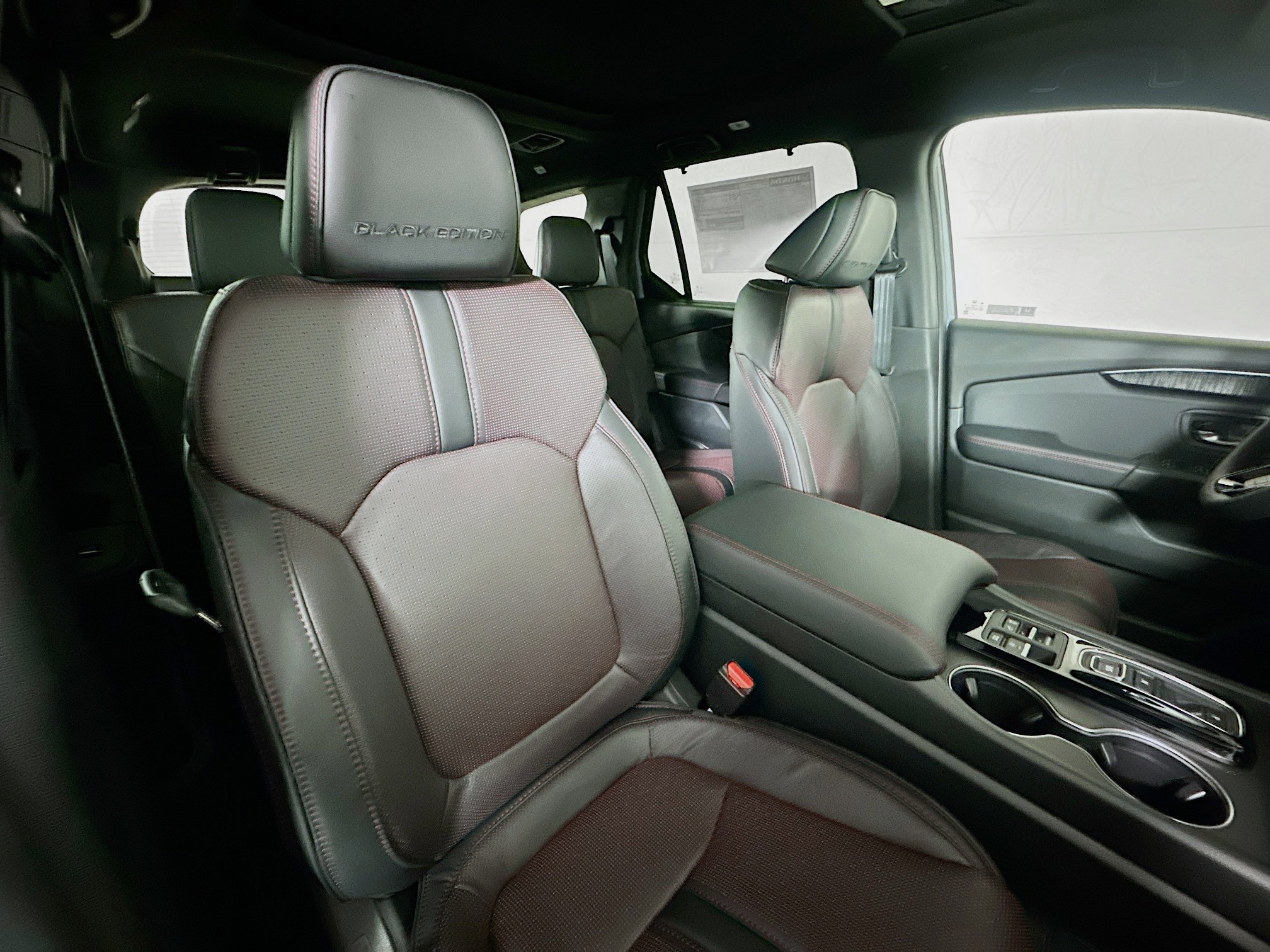 New 2025 Honda Pilot Black Edition image 30